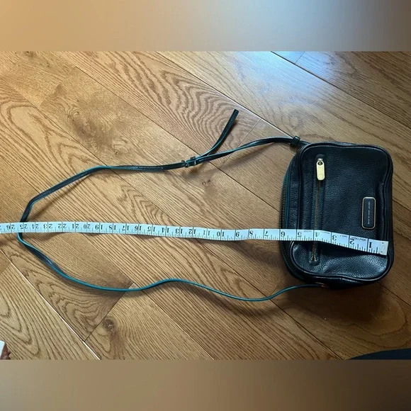 Marc by Marc Jacob’s black leather crossbody bag - Picture 6 of 7